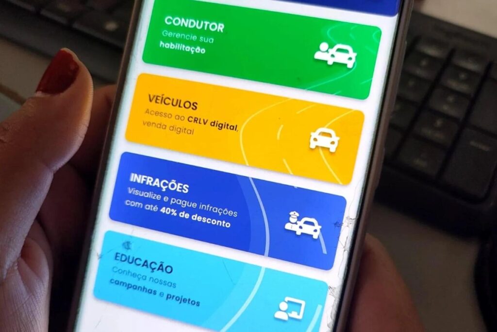 Tela de smartphone mostrando app de serviços veiculares.